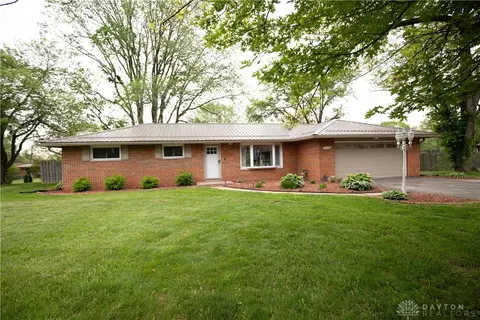2138 Turnbull Rd, Beavercreek, OH 45431