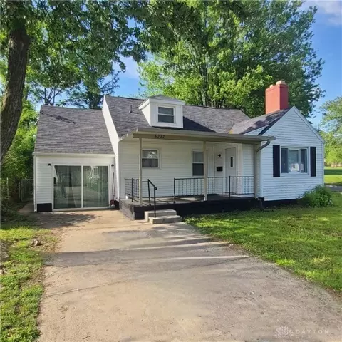 3227 Campus Dr, Dayton, OH 45406