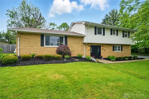 2629 Echo Valley Dr, Dayton, OH 45434