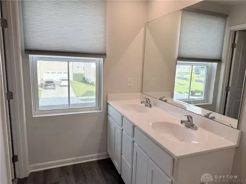 Bath - 222 Roebling St, Springfield, OH 45505 photo 6 of 6