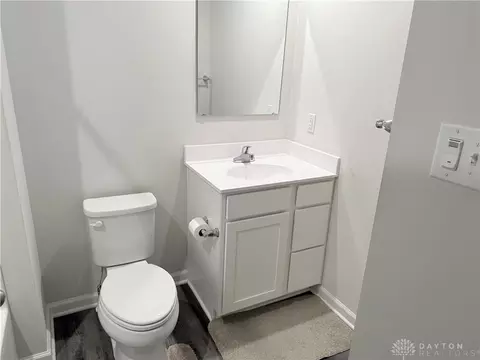 Bath - 222 Roebling St, Springfield, OH 45505 photo 4 of 6