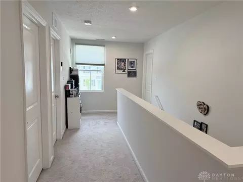 Entry Way - 222 Roebling St, Springfield, OH 45505 photo 6 of 6