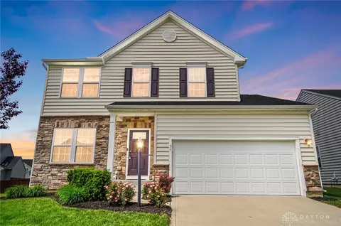 51 Waterford Blvd, Fairborn, OH 45324