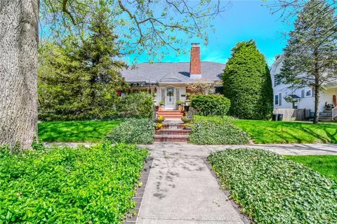 401 Hadley Ave, Dayton, OH 45419