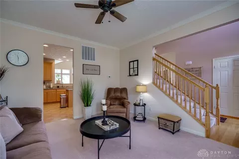476 Stanton Dr, Springboro, OH 45066 photo 4