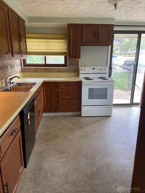 Kitchen - 1673 W Stroop Rd, Kettering, OH 45439 photo 3 of 3