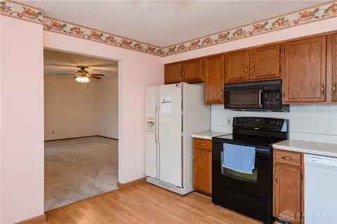 Kitchen - 3079 Brixton Rd, Springfield, OH 45503 photo 3 of 3