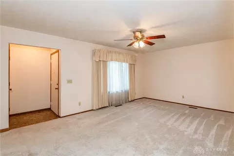 Living - 3079 Brixton Rd, Springfield, OH 45503 photo 1 of 4