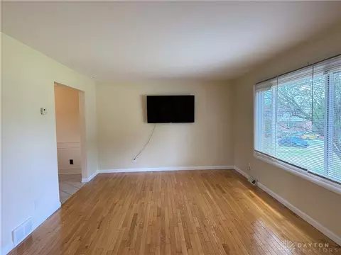Living - 1121 Gracewind Ct, Cincinnati, OH 45231 photo 1 of 5
