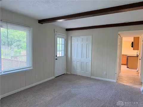 Living - 1121 Gracewind Ct, Cincinnati, OH 45231 photo 5 of 5