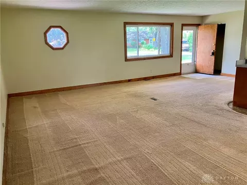 201 Applegate Rd, Union, OH 45322 photo 2