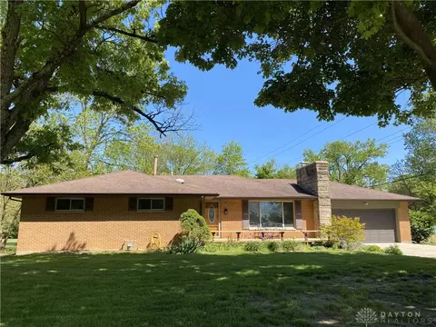 10520 Grand Vista Dr, Dayton, OH 45458