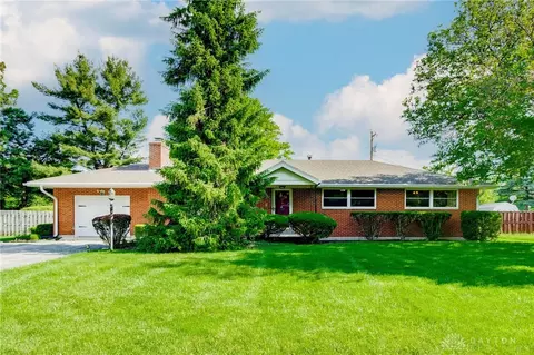 658 Omar Cir, Yellow Springs, OH 45387