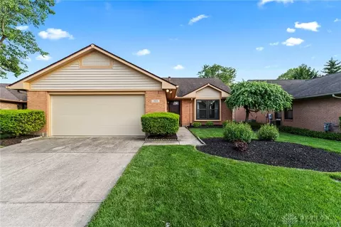 305 Windhaven Ct, Englewood, OH 45322
