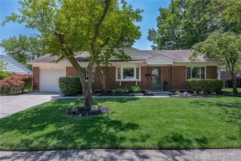 920 Fairacres Dr, Kettering, OH 45429