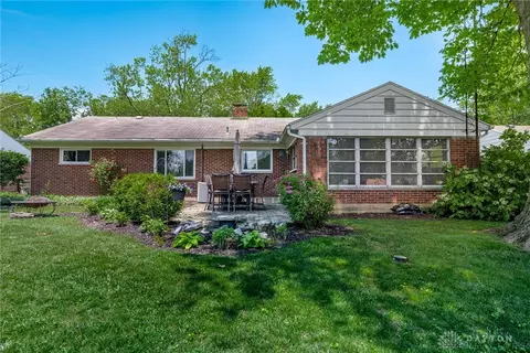 Exterior - 920 Fairacres Dr, Kettering, OH 45429 photo 5 of 8