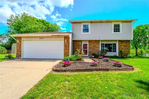1015 Brookwood Ct, Fairborn, OH 45324