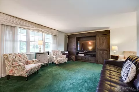 Living - 3103 E High St, Springfield, OH 45505 photo 2 of 3