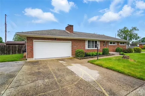 4561 Willowbrook Dr, Springfield, OH 45503 photo 2