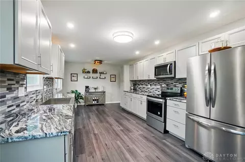 Kitchen - 1029 E Rahn Rd, Centerville, OH 45429 photo 7 of 8