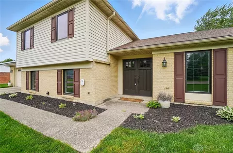 Exterior - 1029 E Rahn Rd, Centerville, OH 45429 photo 4 of 14