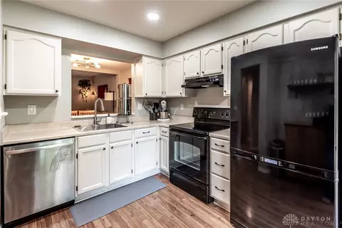 Kitchen - 9492 Colegate Way, West Chester, OH 45011 photo 2 of 3