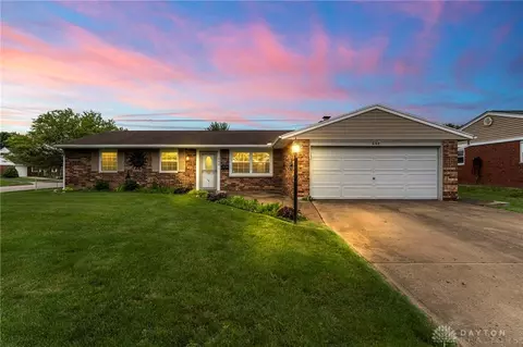 668 Dakota Dr, Xenia, OH 45385