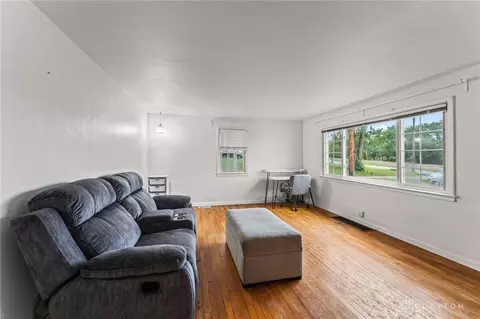 Living - 1012 W Sparrow Rd, Springfield, OH 45502 photo 1 of 3