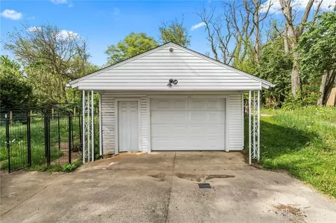 Exterior - 1012 W Sparrow Rd, Springfield, OH 45502 photo 5 of 8