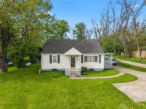 1012 W Sparrow Rd, Springfield, OH 45502