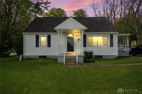 Exterior - 1012 W Sparrow Rd, Springfield, OH 45502 photo 1 of 8
