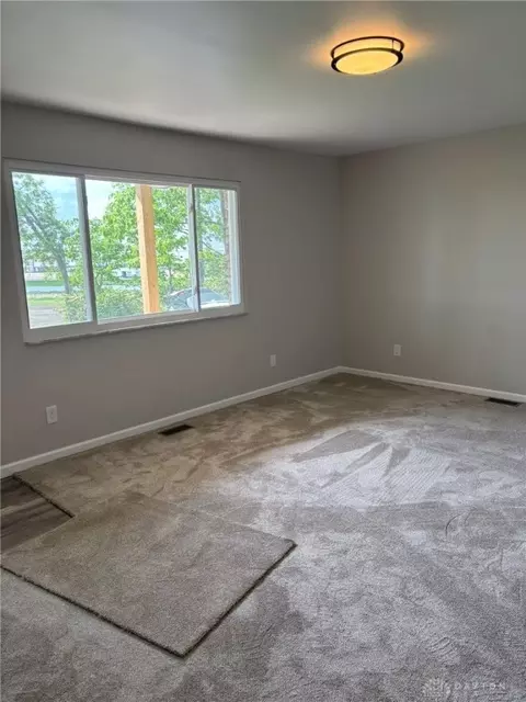 Living - 2186 Ridge Rd, Springfield, OH 45502 photo 1 of 6