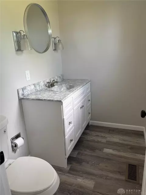 Bath - 2186 Ridge Rd, Springfield, OH 45502 photo 1 of 8