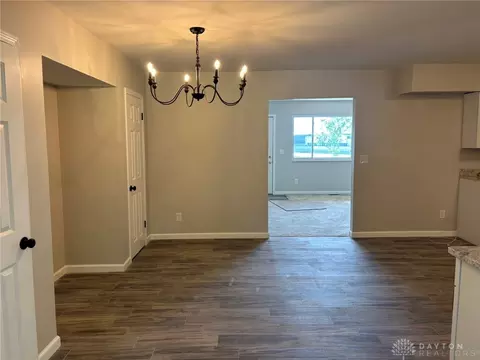 Dining - 2186 Ridge Rd, Springfield, OH 45502 photo 3 of 3