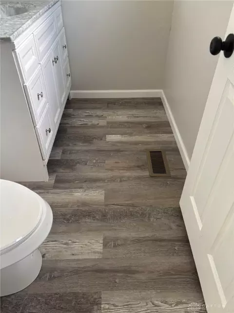 Bath - 2186 Ridge Rd, Springfield, OH 45502 photo 4 of 8