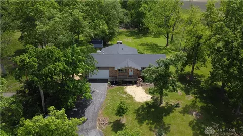 Exterior - 2186 Ridge Rd, Springfield, OH 45502 photo 2 of 23