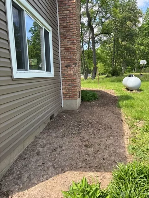 Exterior - 2186 Ridge Rd, Springfield, OH 45502 photo 19 of 23
