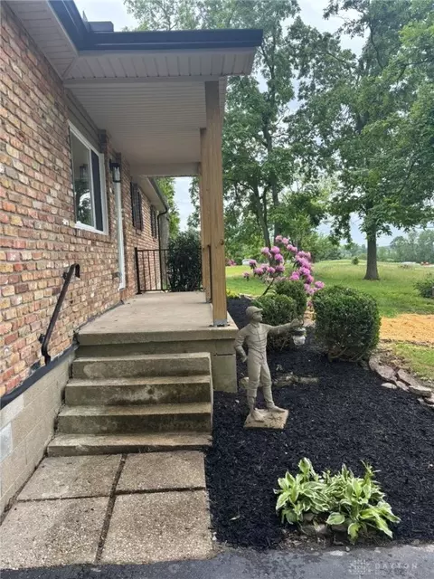 Exterior - 2186 Ridge Rd, Springfield, OH 45502 photo 10 of 23