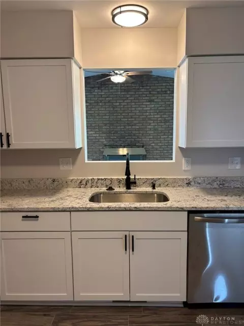 Kitchen - 2186 Ridge Rd, Springfield, OH 45502 photo 8 of 11