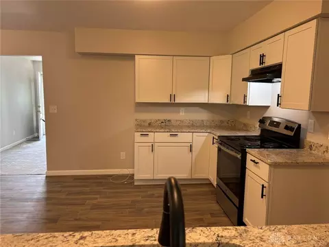 Kitchen - 2186 Ridge Rd, Springfield, OH 45502 photo 5 of 11