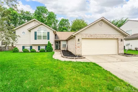 2351 Watchtower Ln, Fairborn, OH 45324