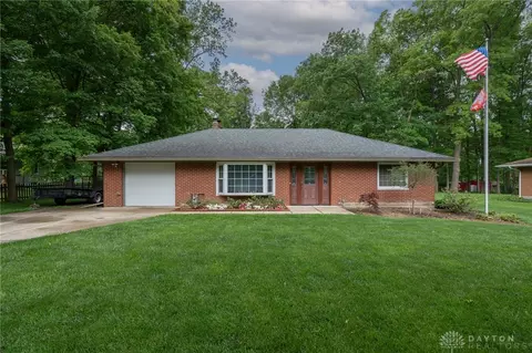 2721 Bahns Dr, Dayton, OH 45434