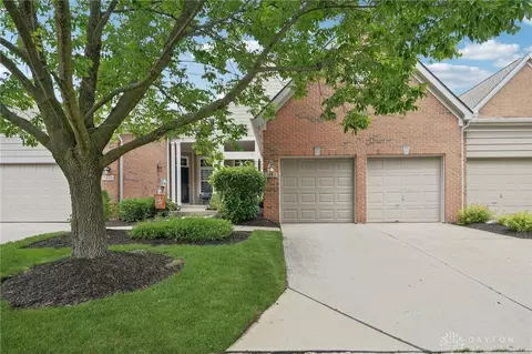 7482 Great Waters Ln, West Chester, OH 45069