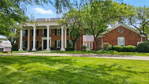 9423 Clyo Rd, Centerville, OH 45458