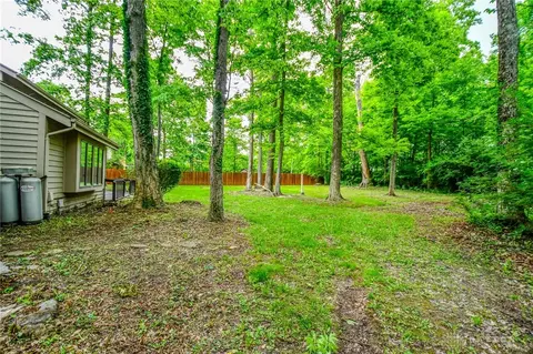 Exterior - 222 Walnut Grove Dr, Centerville, OH 45458 photo 13 of 16