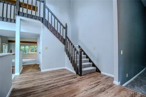 Entry Way - 222 Walnut Grove Dr, Centerville, OH 45458 photo 3 of 8