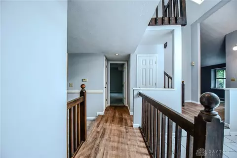 Entry Way - 222 Walnut Grove Dr, Centerville, OH 45458 photo 5 of 8
