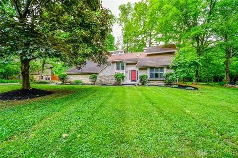 Exterior - 222 Walnut Grove Dr, Centerville, OH 45458 photo 4 of 16