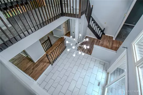 Entry Way - 222 Walnut Grove Dr, Centerville, OH 45458 photo 7 of 8