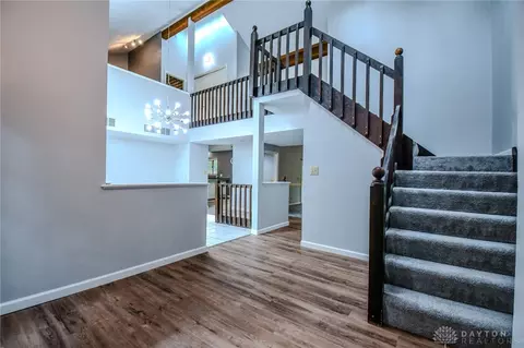 Entry Way - 222 Walnut Grove Dr, Centerville, OH 45458 photo 4 of 8